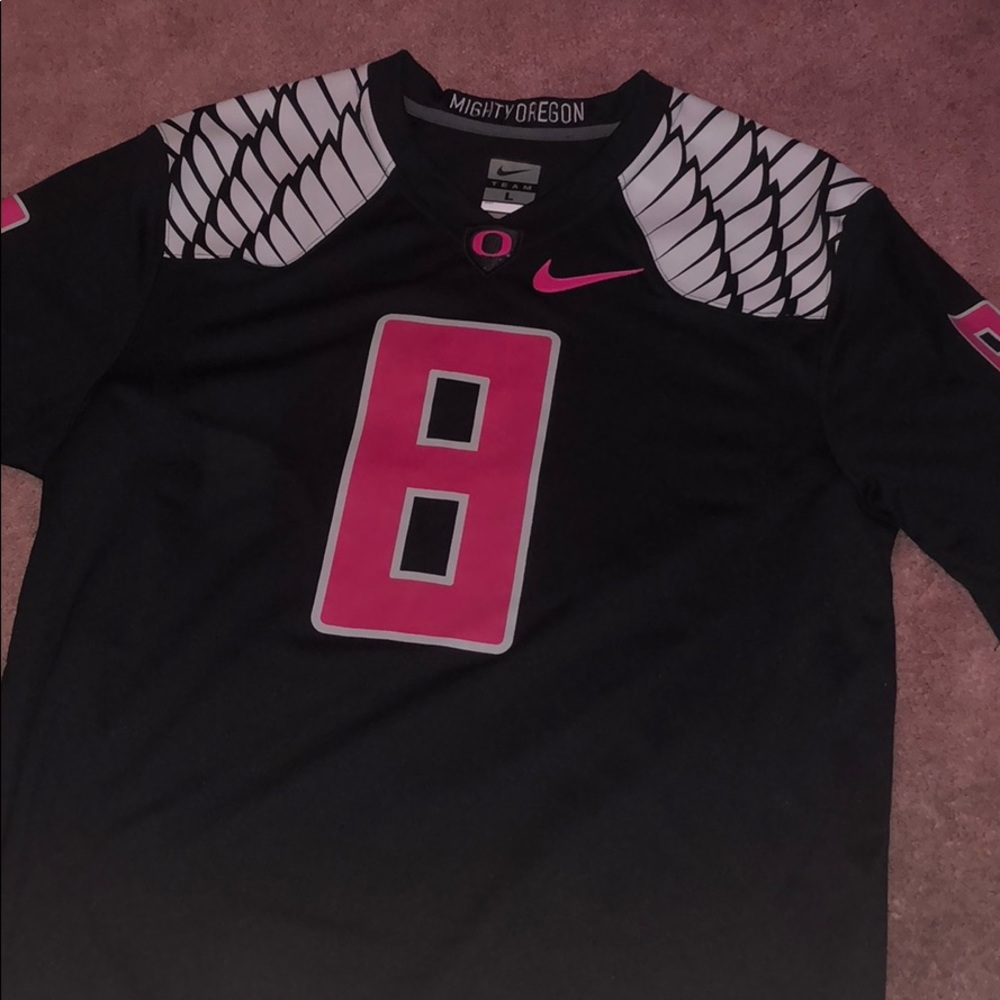 Marcus Mariota Oregon Ducks Breast Cancer Jersey